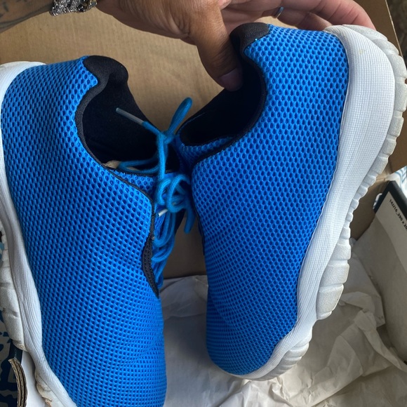 Jordan future size 7y - Picture 3 of 7